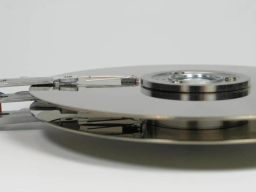 机械硬盘内部结构